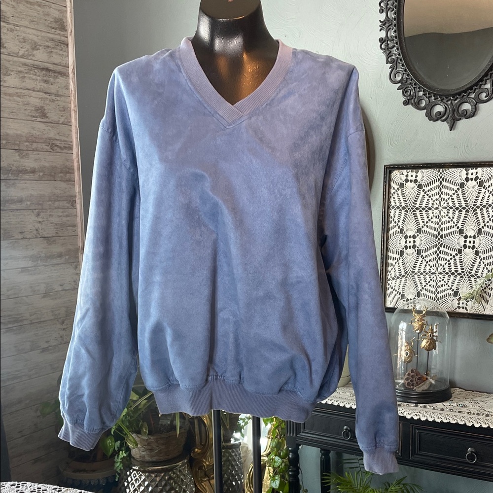 Elegant V-Neck Sweater in Soft Blue